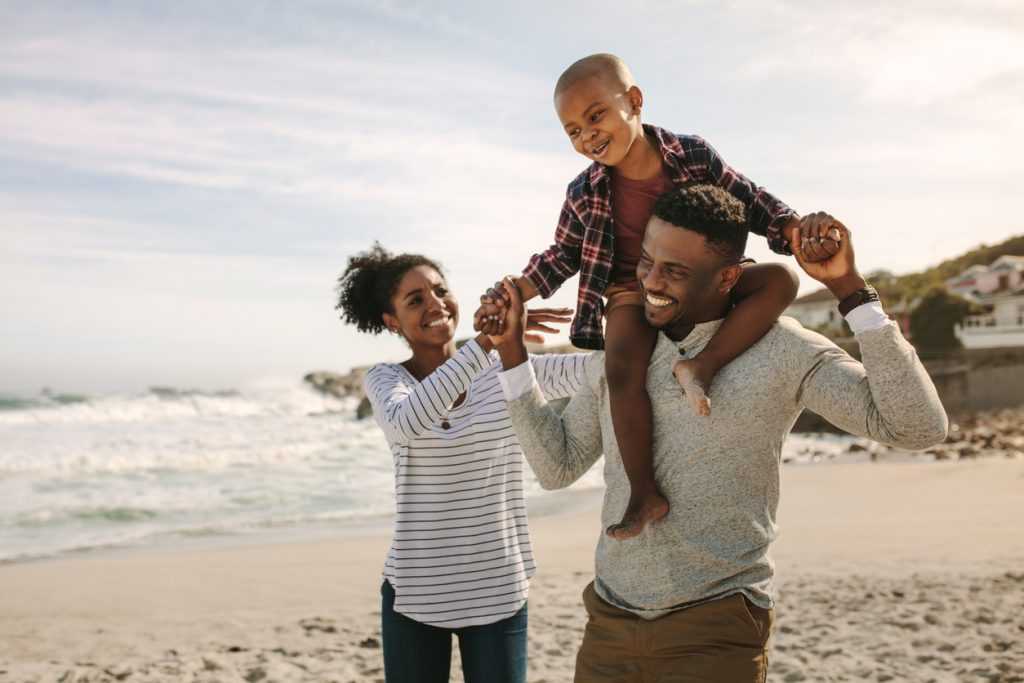 Famille protégée avec une assurance santé internationale